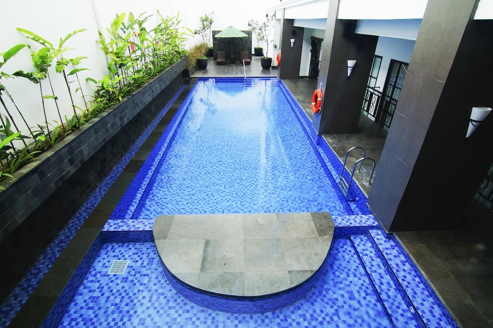 Sutasoma Hotel Jakarta Exterior foto